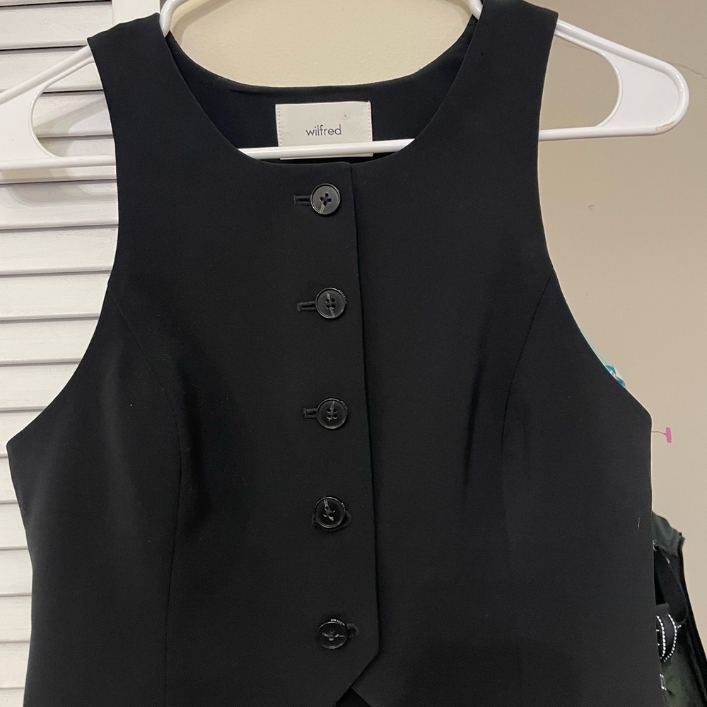 Wilfred Elegant Black Buttoned Vest Top